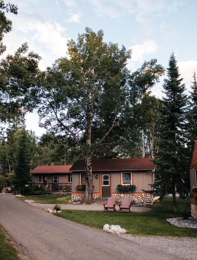 Patricia Lake Bungalows Jasper Exterior foto